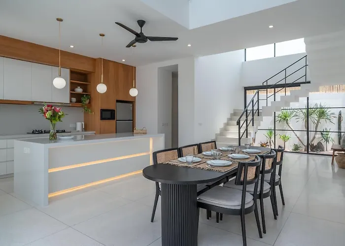Villa Casa Embra - Elegant 4Br Villa In Berawa, 5 Mins To Beach! Canggu (Bali)