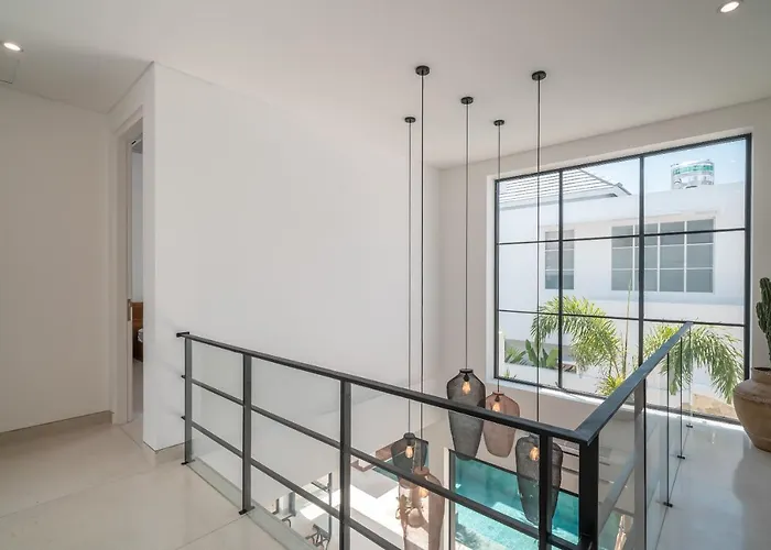 Casa Embra - Elegant 4br In Berawa, 5 Mins To Beach! * Canggu