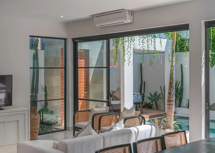 Villa Casa Embra - Elegant 4Br Villa In Berawa, 5 Mins To Beach! Canggu (Bali)