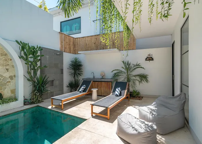 Casa Embra - Elegant 4br In Berawa, 5 Mins To Beach! Villa *